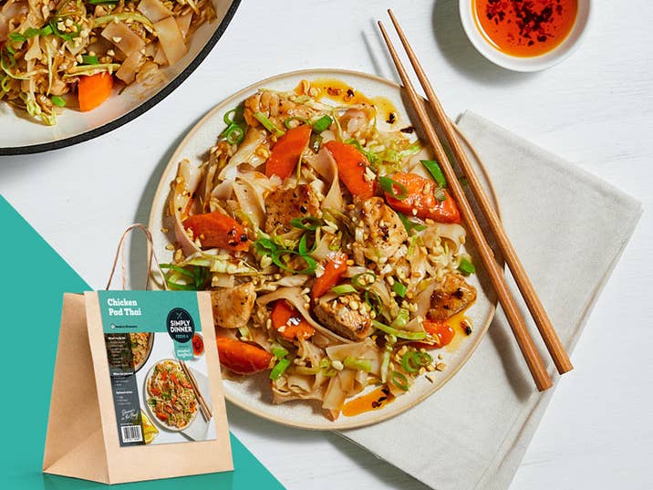 FS140261---Simply-Dinner_Chicken-Pad-Thai_Recipe-Tile_790x656